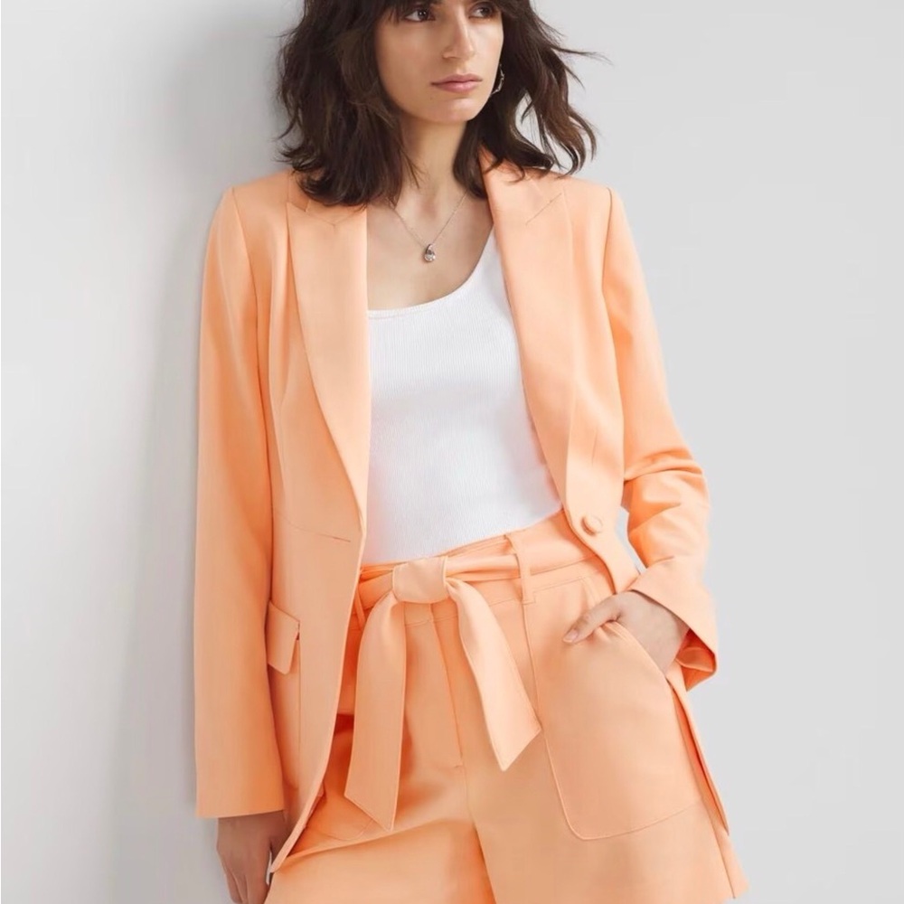 White House Black Market waist seam fluid blazer